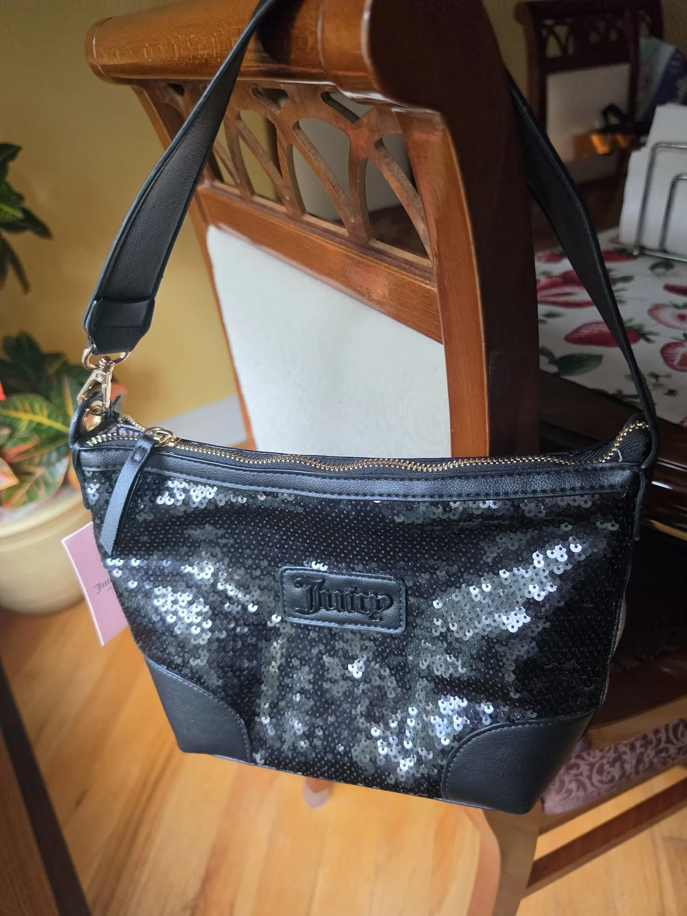 🖤Juicy Couture Black Sequin Hobo Bag + Key/Purse Charm ✨